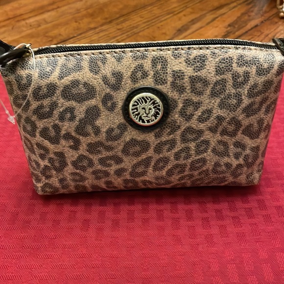 Anne Klein Animal Print Make Up Bag NWOT Excellent Graduation Gift - Picture 4 of 4